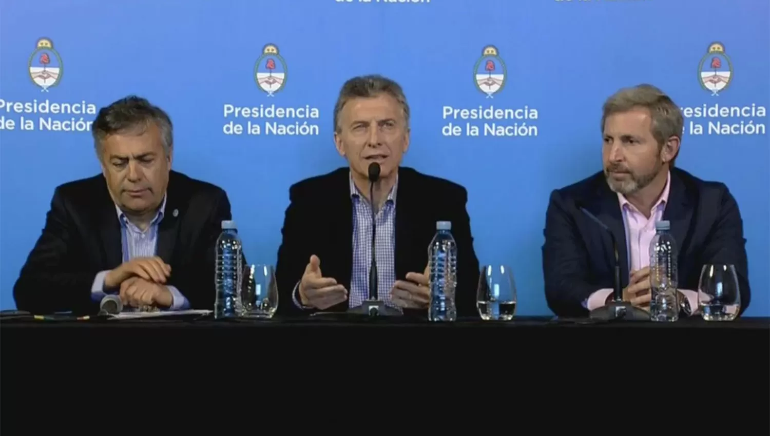 El gobernador de Mendoza, Alfredo Cornejo; Mauricio Macri y Regelio Frigerio.