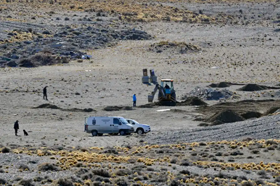 Excavan una estancia de Lázaro Báez donde habría dinero enterrado