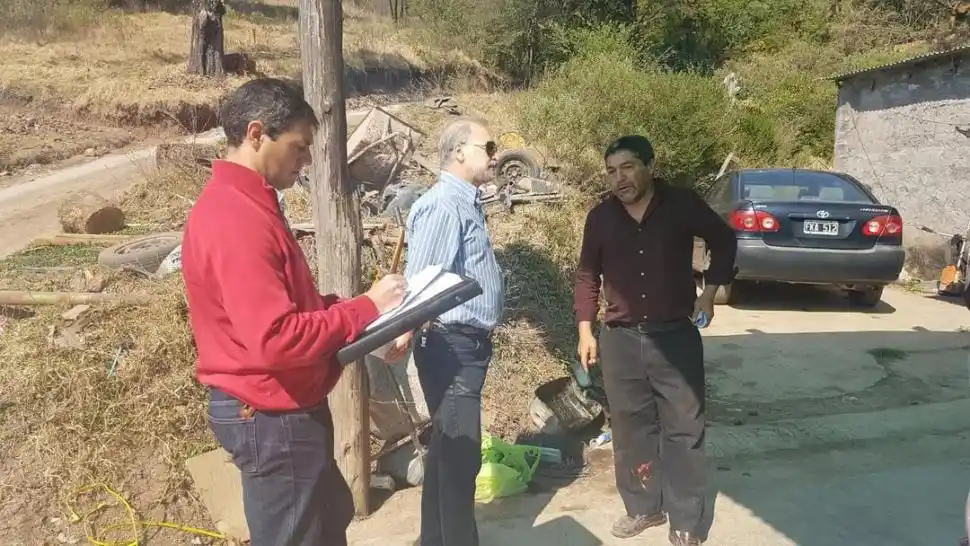 EN INTERNET. Así se ofrecen los lotes de Las Pirámides; los venden con luz, agua y caminería consolidad, según consta en los avisos que circulan en la web.