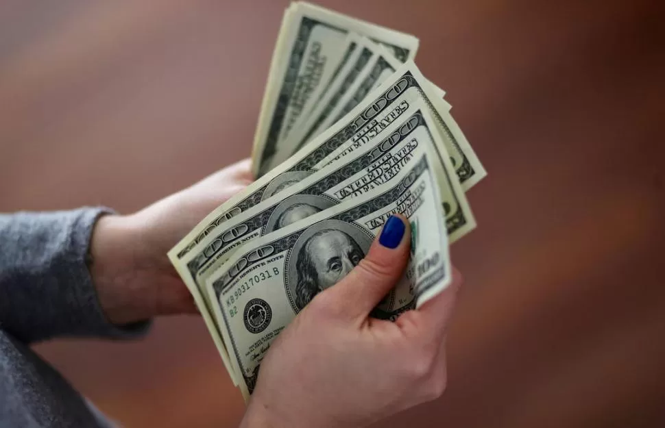 Cuatro claves para entender qué pasa con los créditos y con el dólar