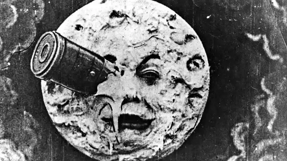 LA LUNA DE MÉLIÉS. El cineasta francés llevó a la pantalla grande en 1902 la reconocida novela de Julio Verne “De la tierra a la Luna” de 1865. 