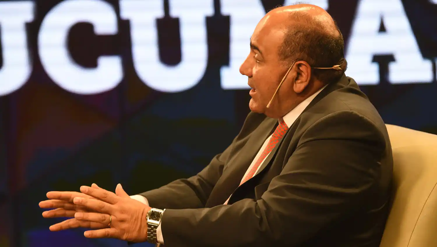 EN EL ESTUDIO. El mandatario tucumano fue el entrevistado central de la emisión de anoche de 