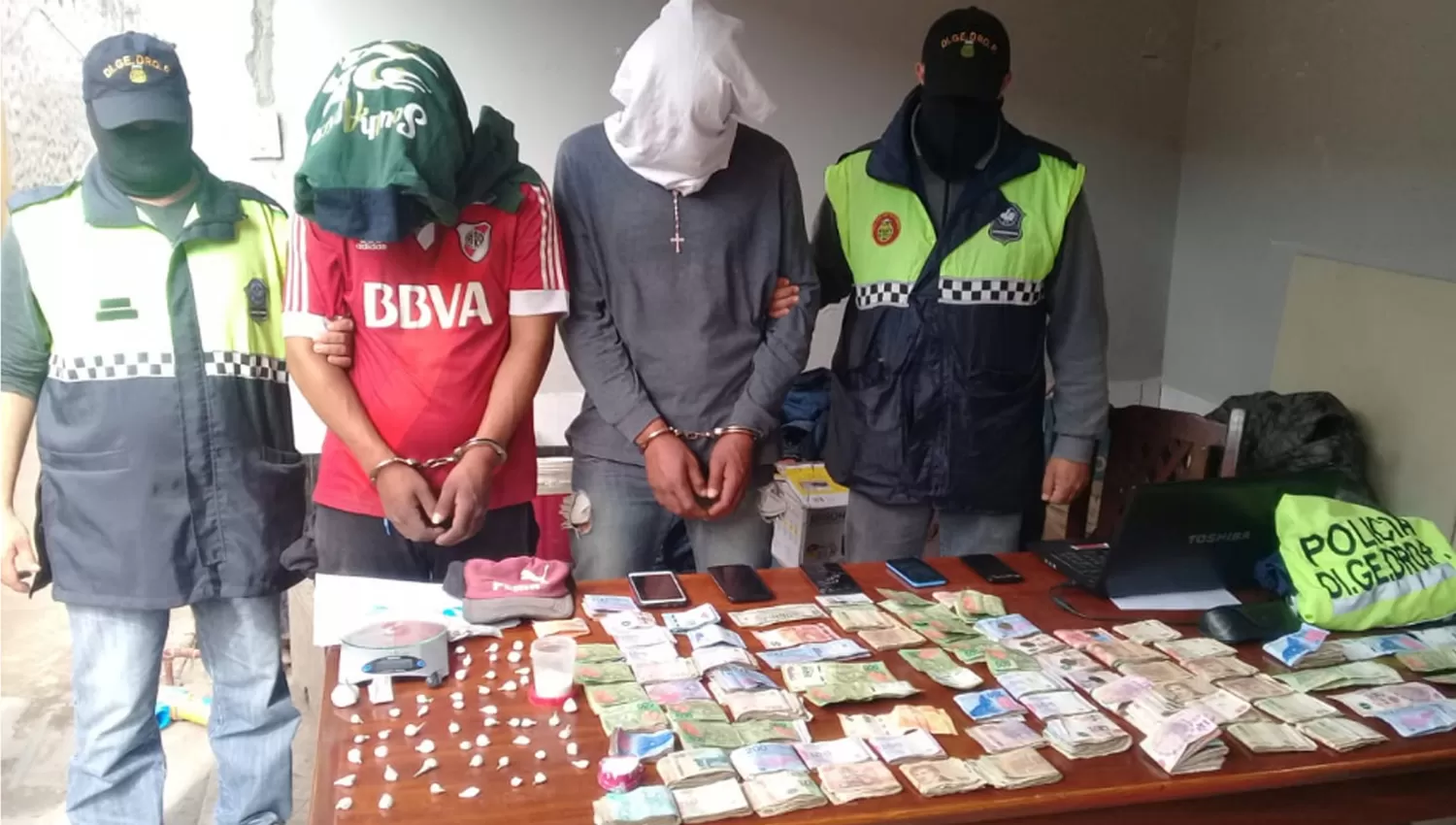 Cayeron Los Viamonteses: les secuestraron 300 dosis de cocaína en Villa Luján 