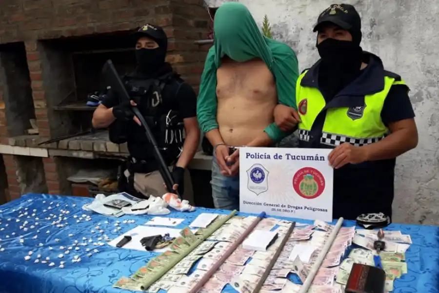 Cayeron Los Viamonteses: les secuestraron 300 dosis de cocaína en Villa Luján 