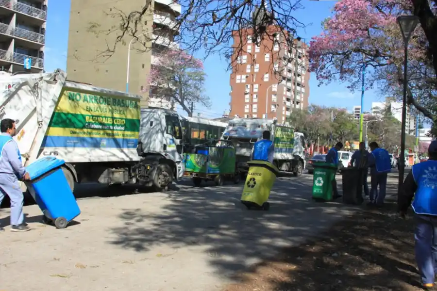 Miles de tucumanos aprovecharon el sábado para salir a limpiar la ciudad