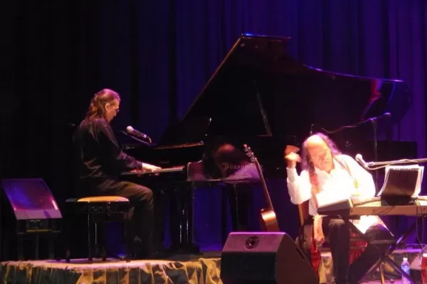 Litto Nebbia y Leo Deza, tres décadas de relación que se plasman en una obra conjunta