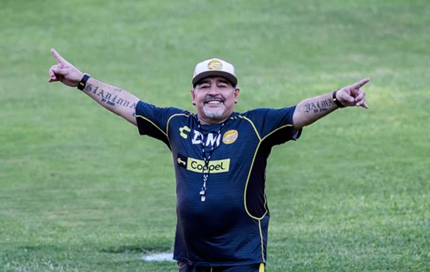 SIEMPRE LISTO. Maradona dirigirá su primer partido en Dorados.