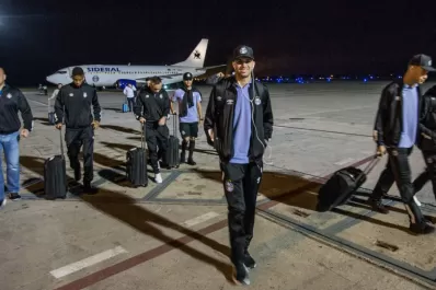 De Brasil al calor tucumano: Gremio llegó anoche y su DT espera un clima hostil