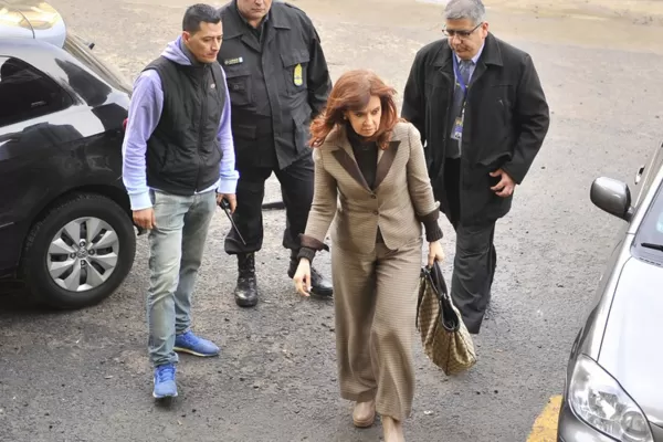 Cristina Kirchner fue procesada con prisión preventiva por ser jefa de una asociación ilícita