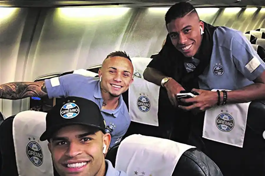 De Brasil al calor tucumano: Gremio llegó anoche y su DT espera un clima hostil