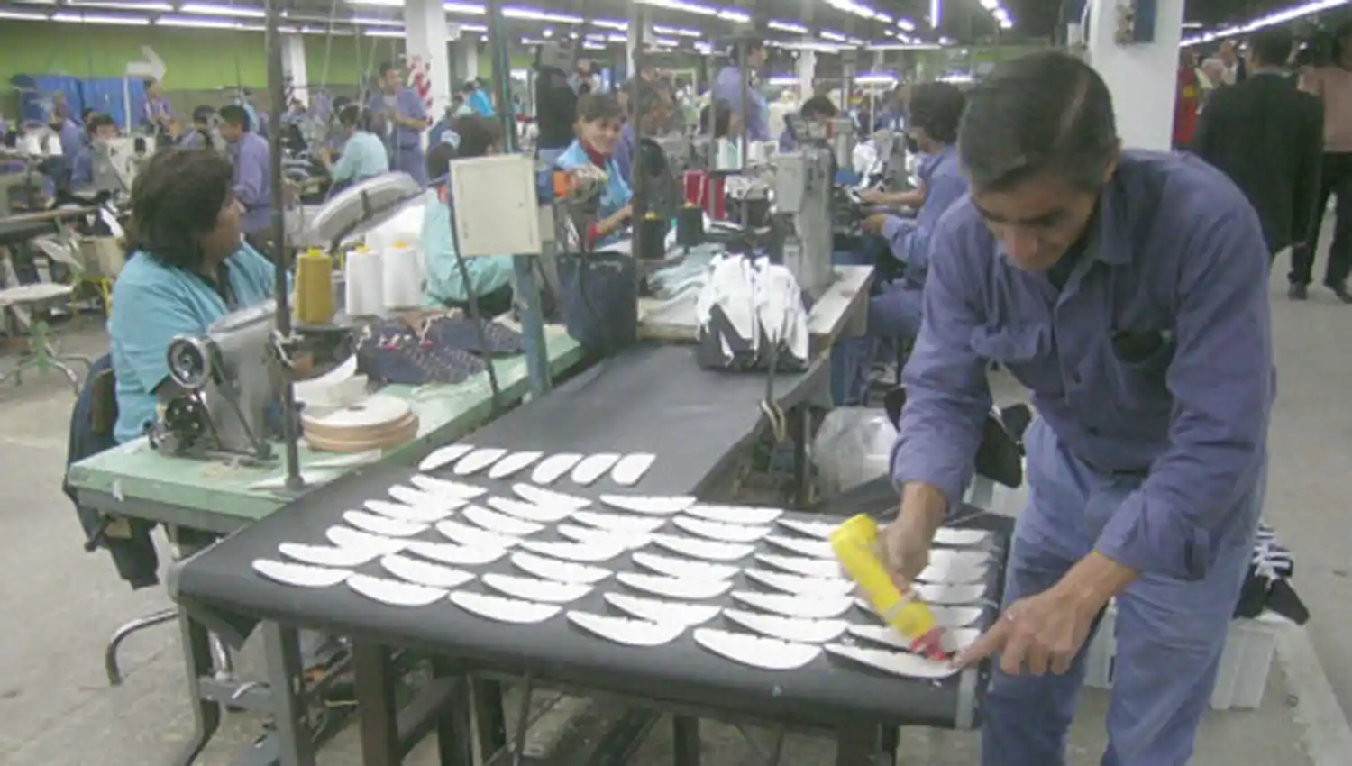 Un brasileño compró Topper Argentina, que tiene una de sus fábricas en Tucumán