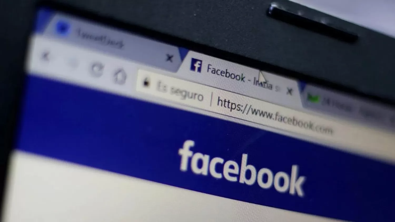 Facebook fue denunciado por machismo y violencia de género