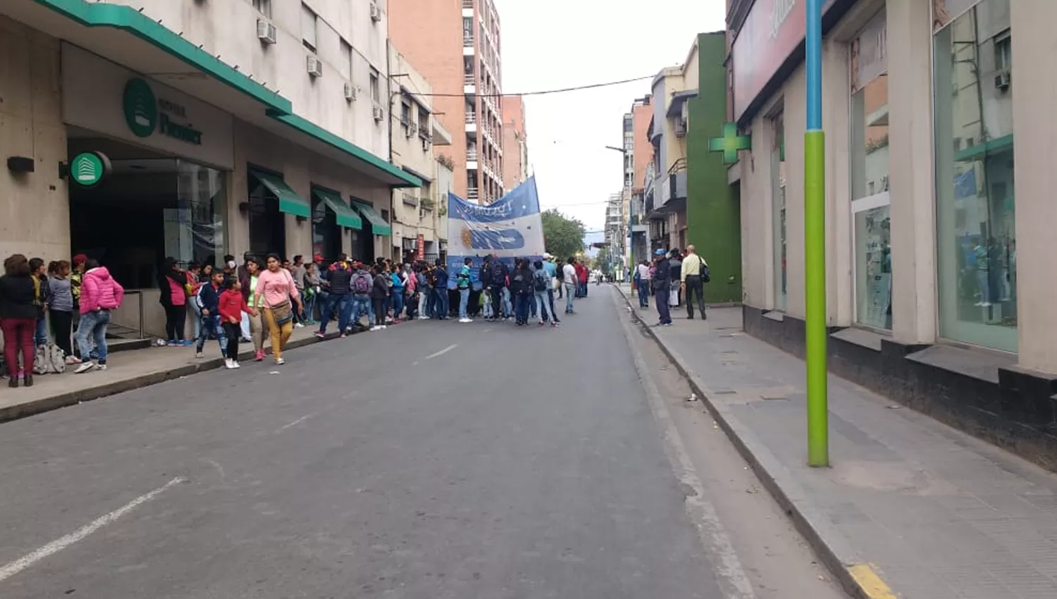 Una protesta de Uatre provoca caos en el tránsito por barrio Sur
