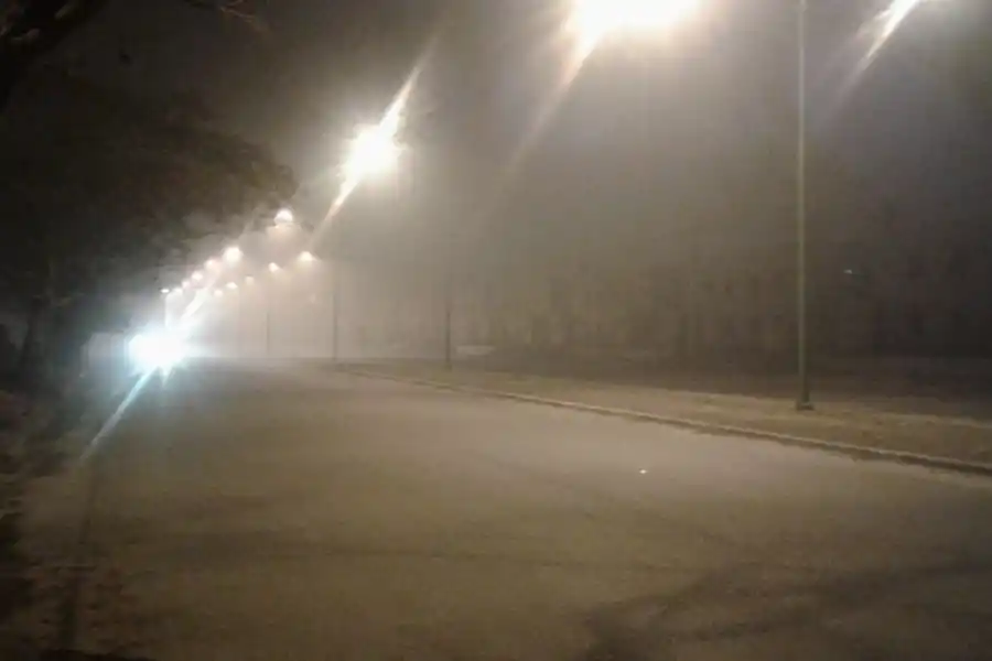 La quema de caña y de pastizales inundó Lomas de Tafí de humo y olor a quemado