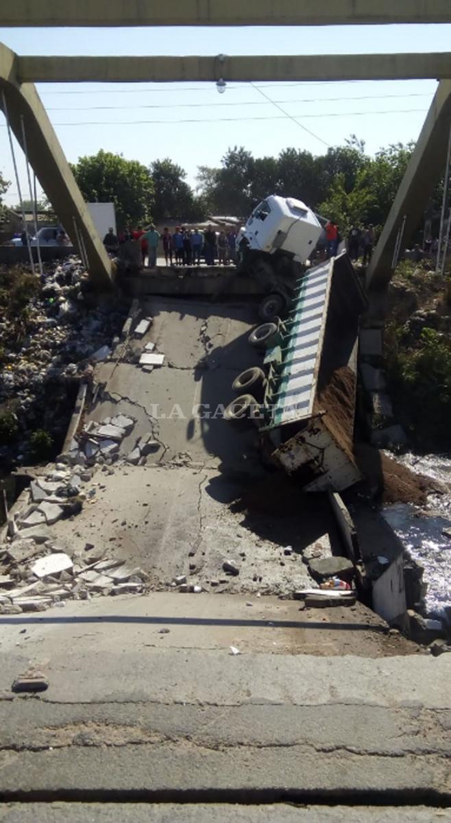 Imágenes: así quedó el puente que colapsó en avenida Colón y Canal Sur