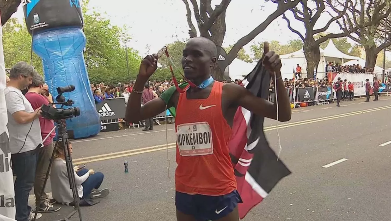El keniata Kipkemboi ganó los 42 km de Buenos Aires.