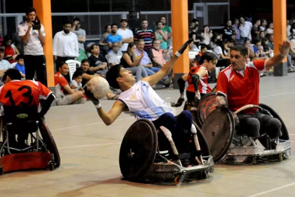 Rugby, pero sin óvalo y sin scrum