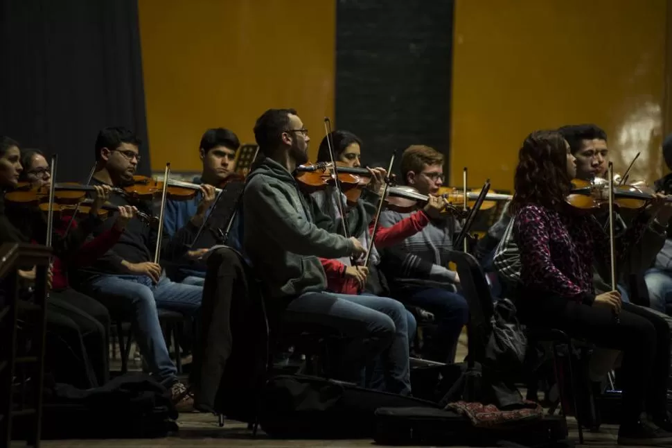PARA TODOS LOS GUSTOS. La Orquesta Juvenil de la UNT actuará a las 20. la gaceta / FOTO DE JORGE OLMOS SGROSSO