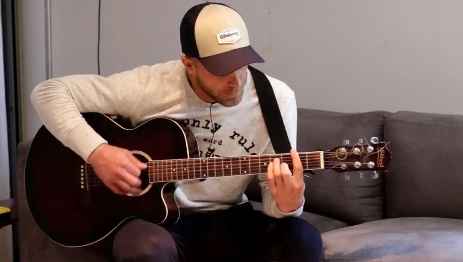 HOBBIE. Arregui confiesa que le encanta tocar la guitarra y cantar algunos temas, sobre todo, cuando está entre amigos.