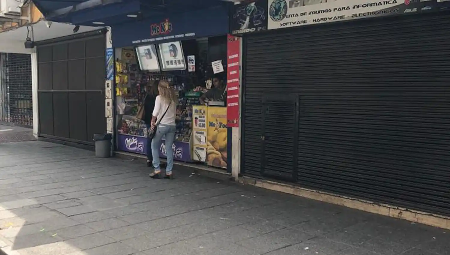 CALLES VACÍAS. El paro de colectivos impidió el normal funcionamiento de la ciudad.