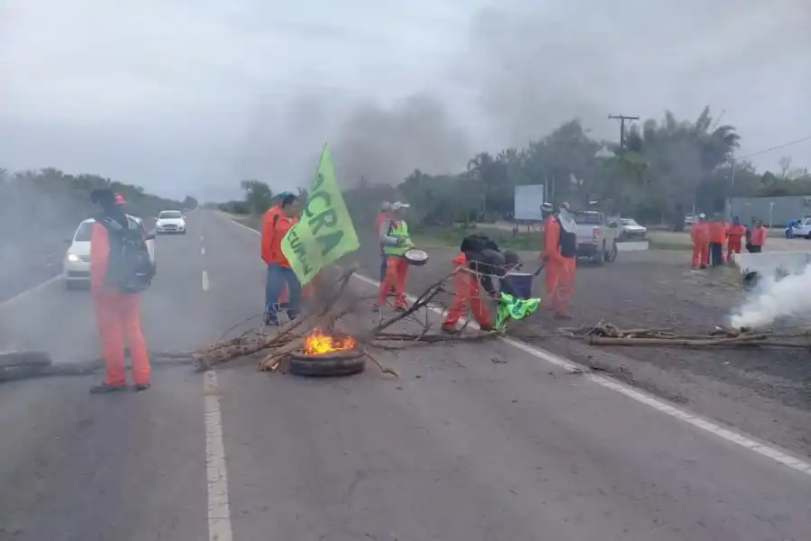 Paro en Tucumán: marchas en el microcentro y cortes de ruta