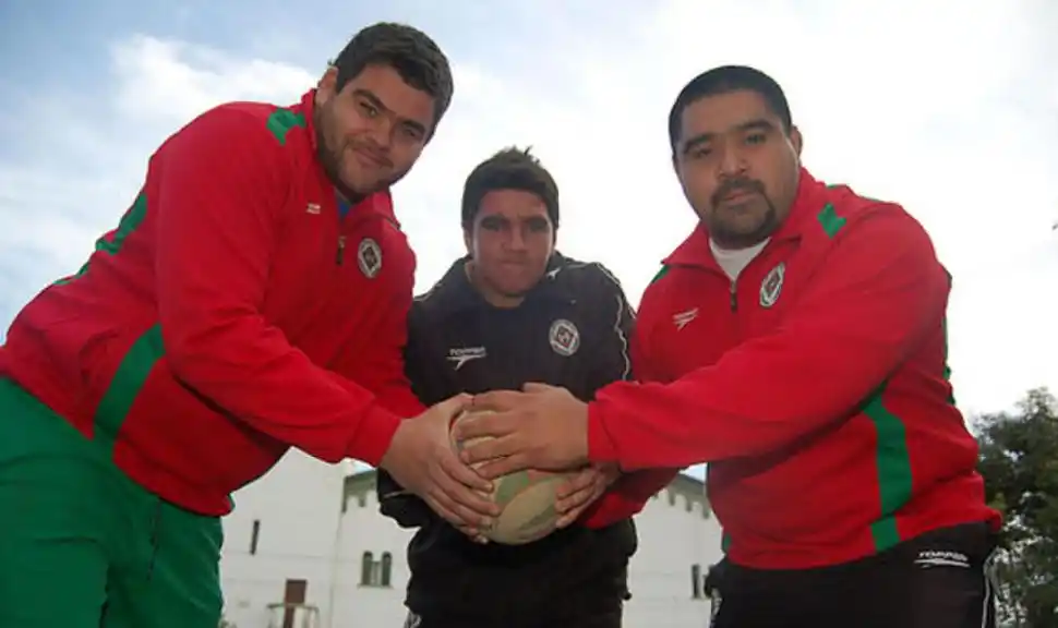 RECUERDO. Jesús Albornoz -centro- junto a Rafael Garrido y Raúl Medina, otro recordado trío monterizo en la primera línea de Huirapuca allá por 2007. la gaceta / foto de osvaldo ripoll (archivo) 