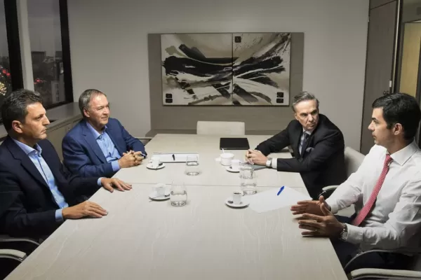 Manzur se suma a la foto del Peronismo Federal, que prepara una nueva cumbre