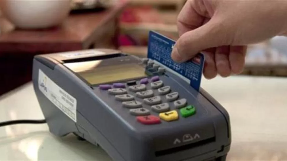 Efecto de la crisis: aumentan los niveles de mora en el pago con tarjetas