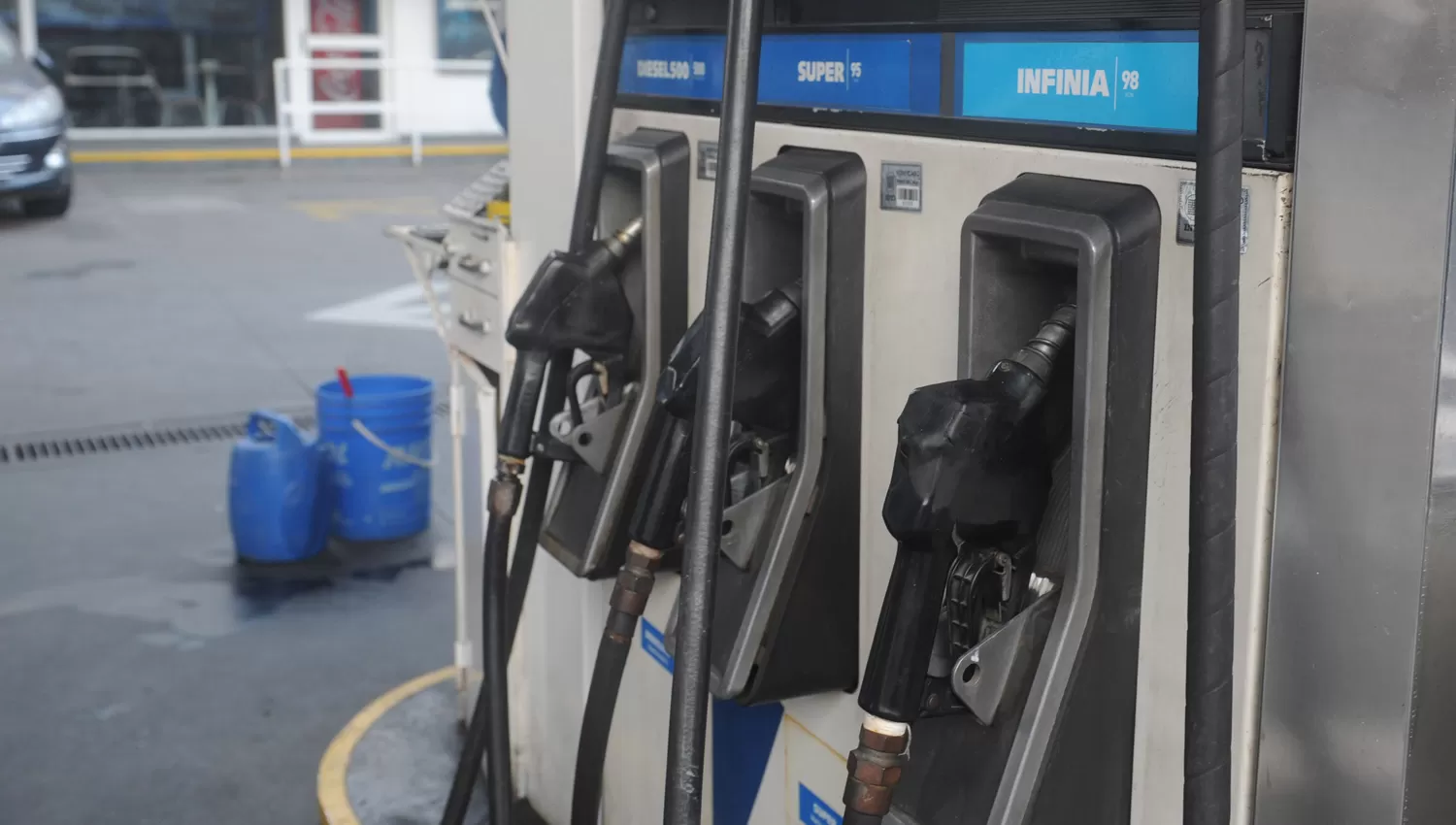 COMBUSTIBLES. YPF volvió a subir sus precios.