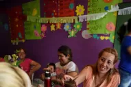 Fue mamá a los 16 y ahora ayuda a otras adolescentes a cuidarse