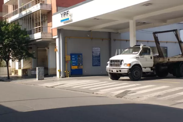 YPF bajó la súper un 1%, pero subió el gasoil un 3%, ¿qué harán el resto de las petroleras?