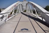 El puente peatonal no tiene fallas, según el PE