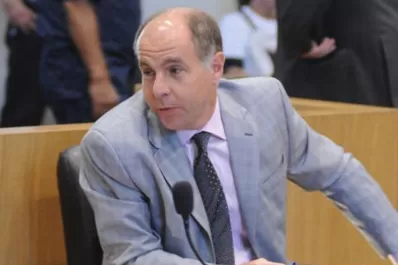 Propone que oficinas estatales y bancos instalen baños públicos