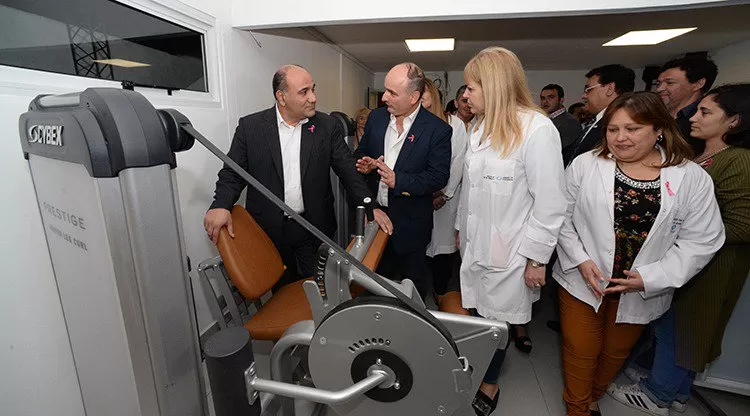 EN ALDERETES. Ayer, Manzur inauguró obras en un policlínico junto al intendente Sergio Venegas y a la ministra de Salud.
