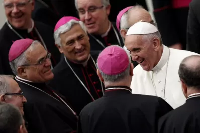 El Papa se reunió con obispos en medio del escándalo por los abusos sexuales