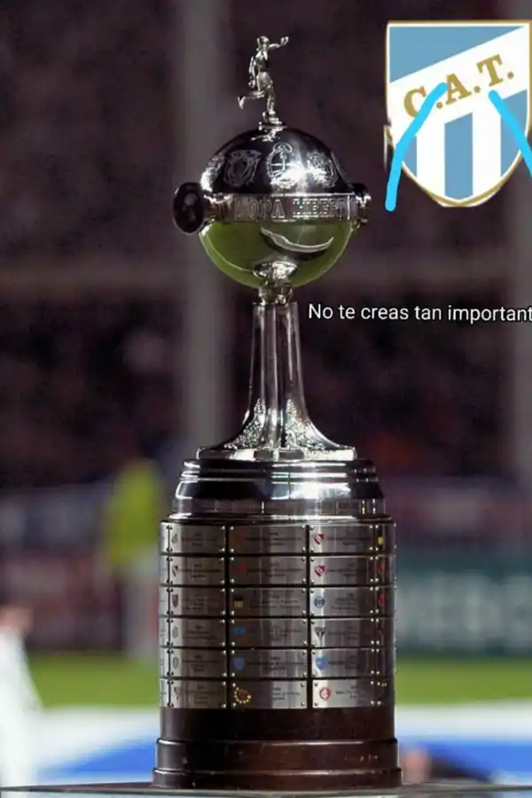 Las cargadas de los hinchas de San Martín y las respuestas de los fanáticos de Atlético