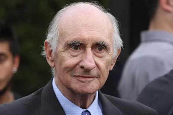Internaron a Fernando de la Rúa por un infarto