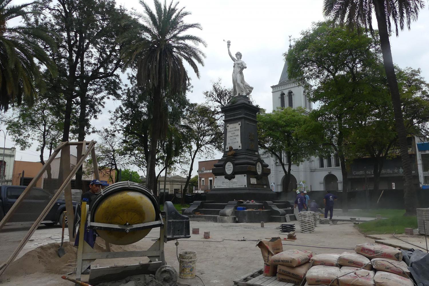 La plaza Mitre de Concepción ya muestra su nuevo relieve urbano