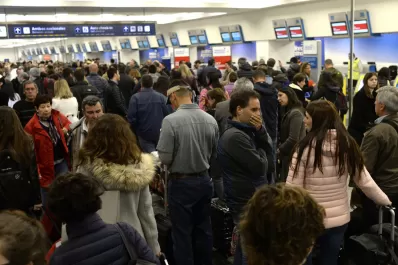 Asambleas en Aeroparque y Ezeiza provocaron la cancelación de dos vuelos a Tucumán