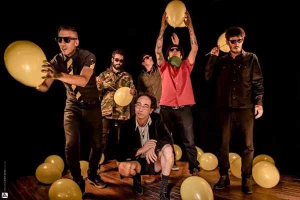 Las Manos de Filippi disfrutan con la ensalada