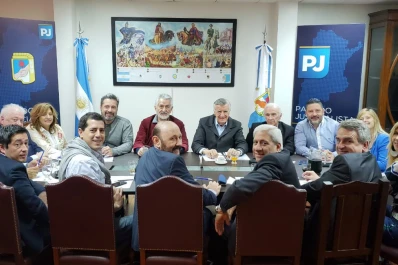 Gioja toma distancia y no sabe si vendrá al acto peronista en Tucumán