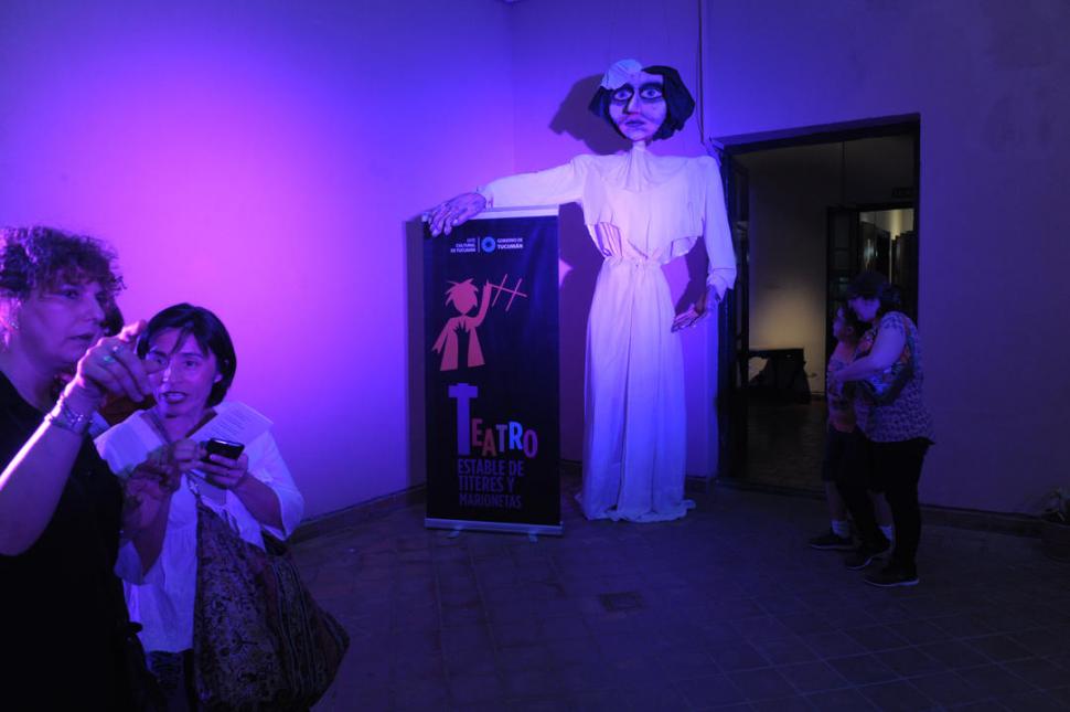  GIGANTE. “Lola Mora” espera en un rincón, en el Museo Avellaneda. credito