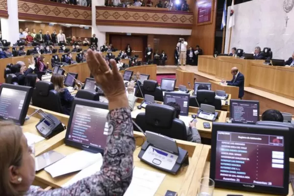 El oficialismo debe acordar con jueces y docentes antes de concretar las últimas reformas políticas