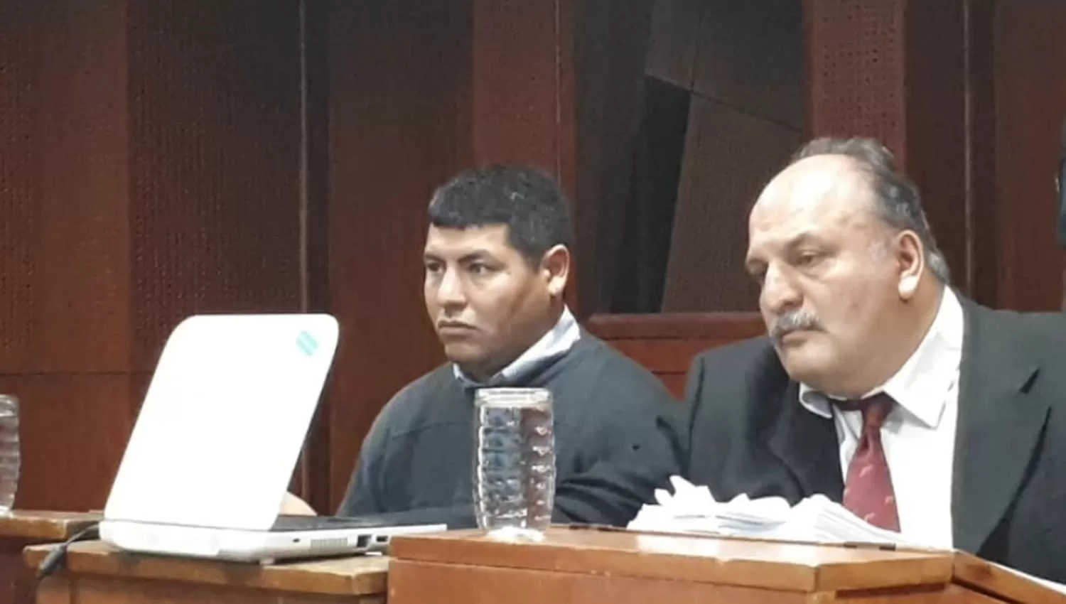 EL HOMICIDA. Carlos Villagra, junto a su abogado.