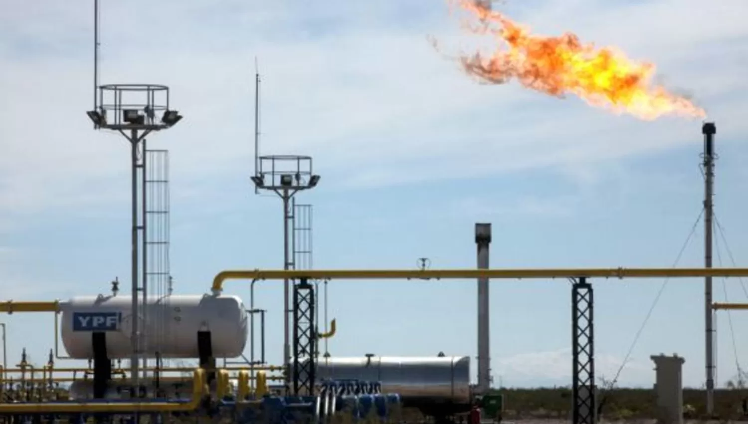Petroleras amenazan con dejar de invertir si se suspende la suba del gas en 24 cuotas