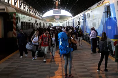 Se podrá comprar pasajes de tren para viajar entre Buenos Aires y Tucumán con un 30% de descuento