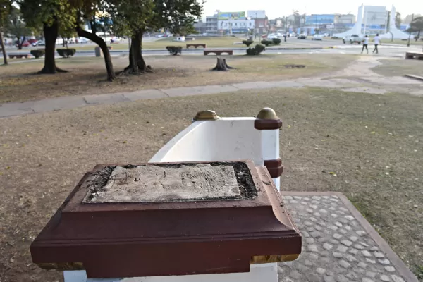 La estatua no sufrió daños pero aún no se sabe cuándo será puesta en el parque 9 de Julio