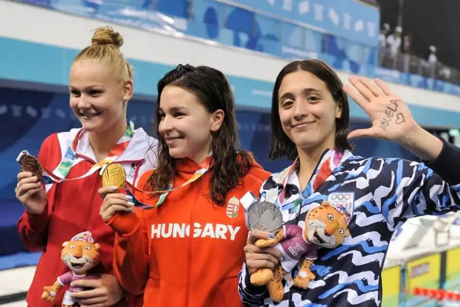 ENTRE LAS MEJORES. Delfina Pignatiello (derecha) consiguió la medalla de plata. Telam.-