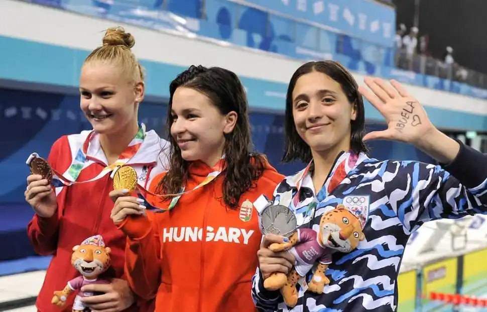 ENTRE LAS MEJORES. Delfina Pignatiello (derecha) consiguió la medalla de plata. Telam.-