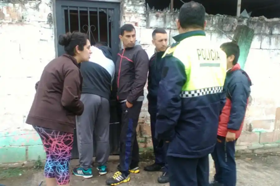 Estatua: así controló la Policía a los hambrientos pitbulls